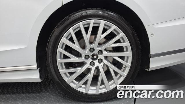 Audi A8 2021 — photo 7