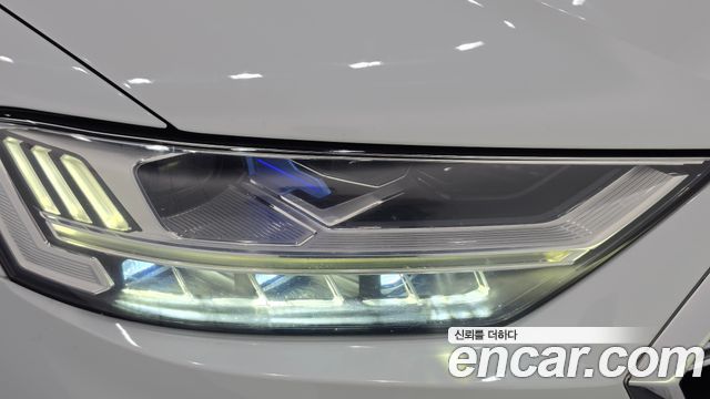 Audi A8 2021 — photo 8