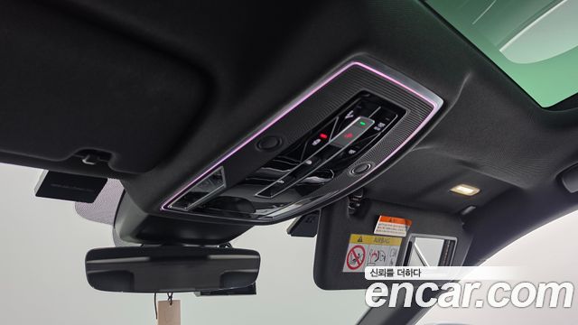 Audi A8 2021 — photo 28
