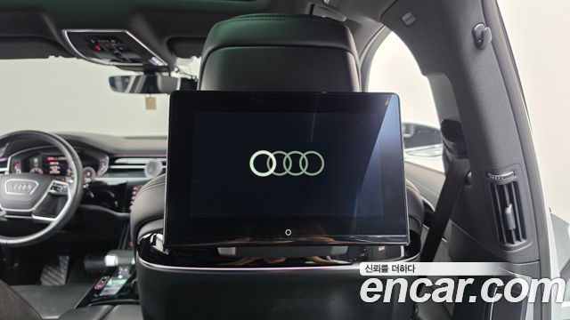 Audi A8 2021 — photo 33