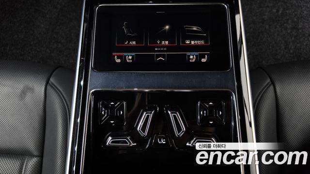 Audi A8 2021 — photo 35