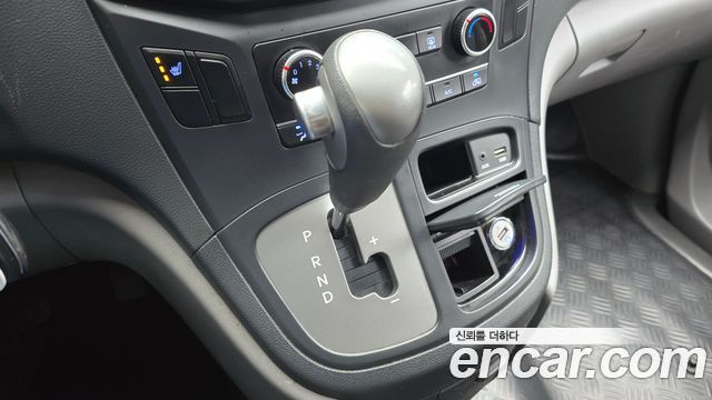 Hyundai Starex 2016 — photo 9