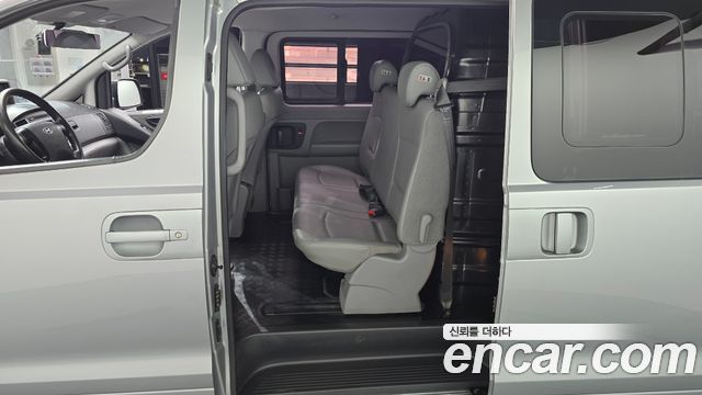 Hyundai Starex 2016 — photo 11