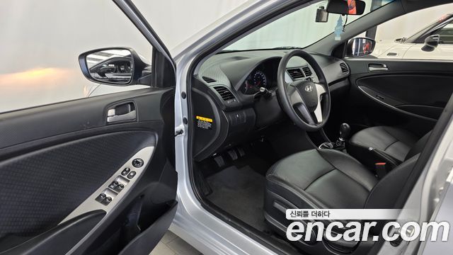 Hyundai Accent 2016 — photo 13