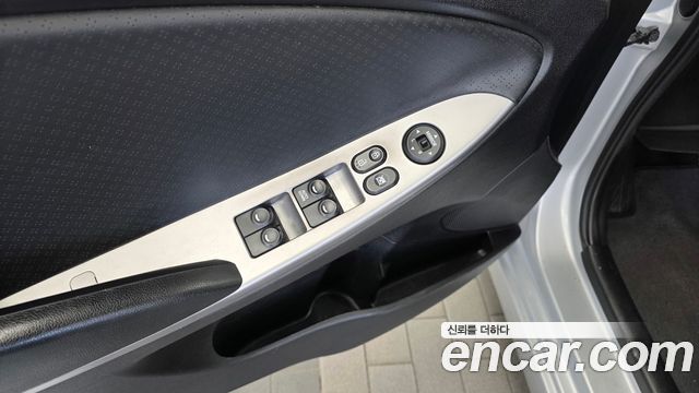 Hyundai Accent 2016 — photo 24