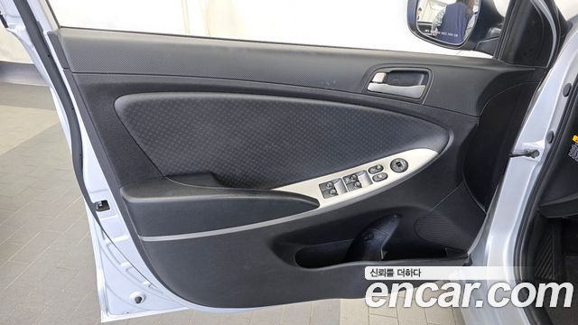 Hyundai Accent 2016 — photo 14