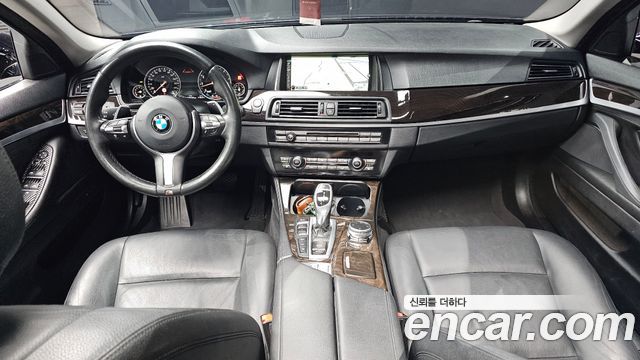 BMW 5-Series 2016 — photo 10