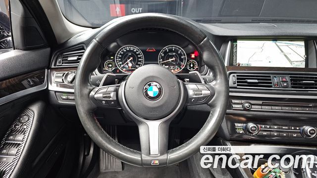 BMW 5-Series 2016 — photo 19