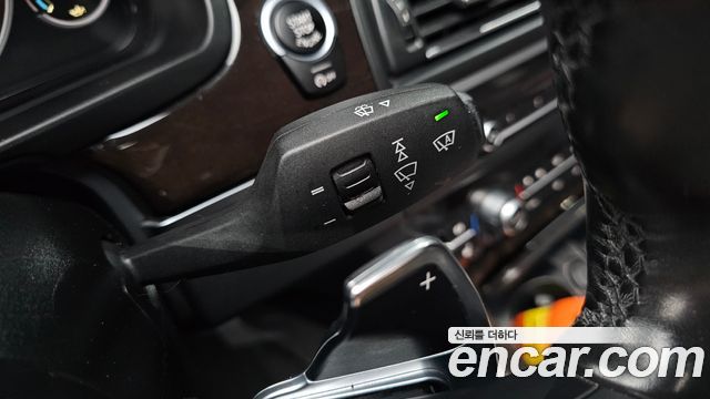 BMW 5-Series 2016 — photo 30