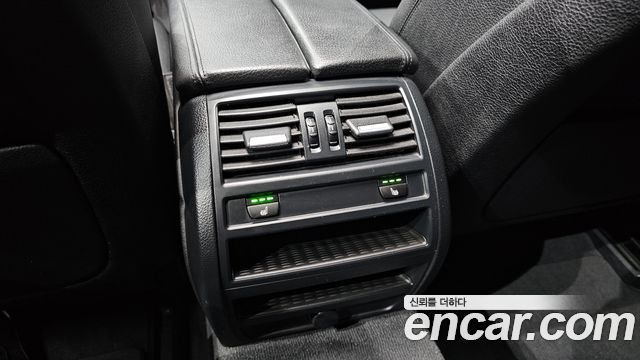 BMW 5-Series 2016 — photo 32