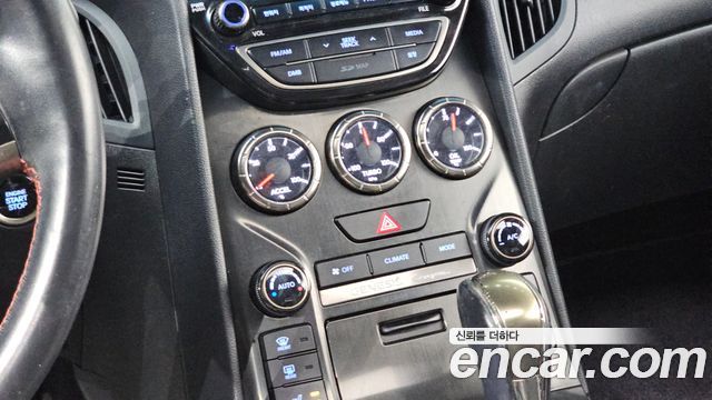 Hyundai Genesis 2014 — photo 18