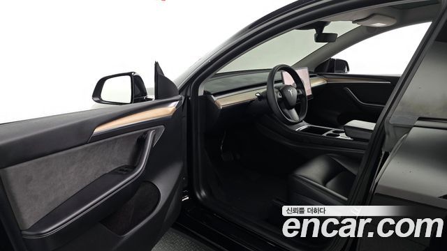 Tesla Model Y 2024 — photo 10