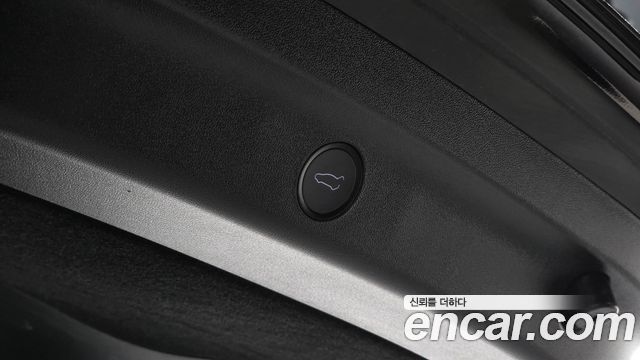 Tesla Model Y 2024 — photo 20