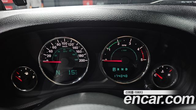 Jeep Wrangler 2012 — photo 11