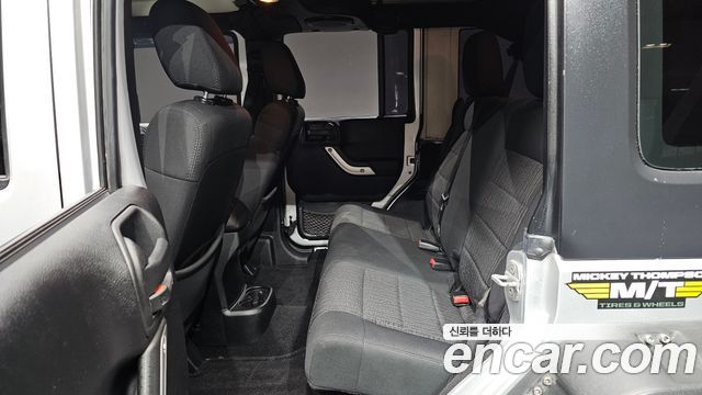 Jeep Wrangler 2012 — photo 18