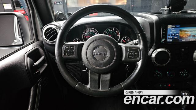 Jeep Wrangler 2012 — photo 19