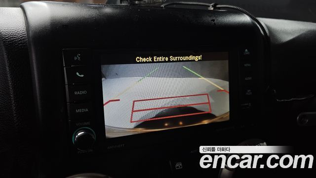 Jeep Wrangler 2012 — photo 20