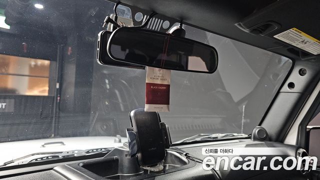 Jeep Wrangler 2012 — photo 24