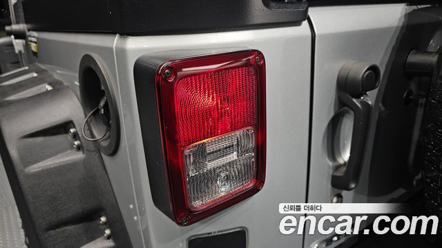 Jeep Wrangler 2012 — photo 9