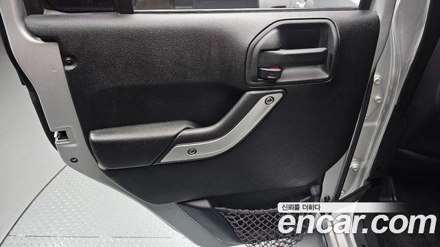 Jeep Wrangler 2012 — photo 15