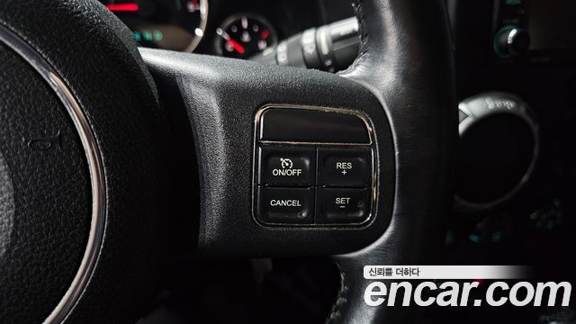 Jeep Wrangler 2012 — photo 28