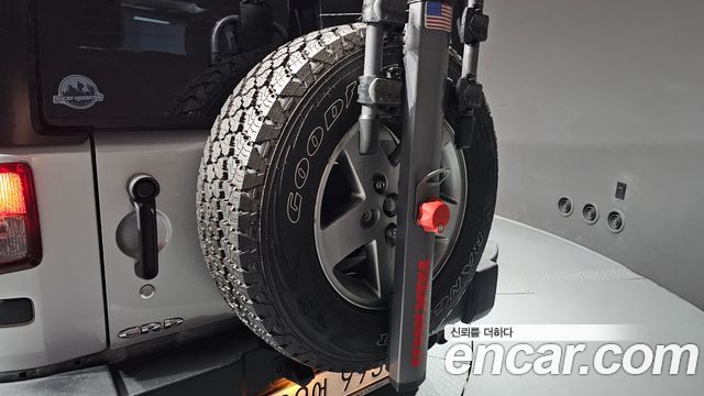 Jeep Wrangler 2012 — photo 35