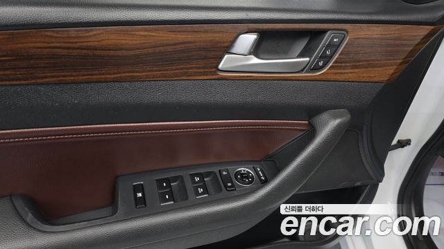 Hyundai Sonata 2018 — photo 17