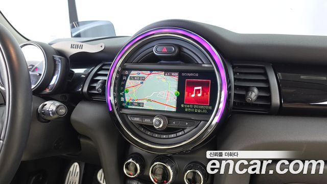 Mini Cooper 2019 — photo 20
