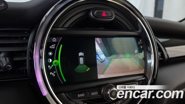 Mini Cooper 2019 — photo 21