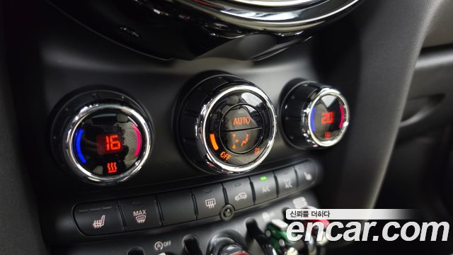 Mini Cooper 2019 — photo 22
