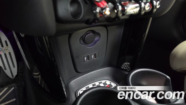 Mini Cooper 2019 — photo 31