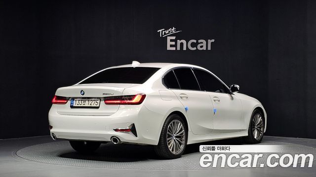 BMW 3-Series 2022 — photo 2