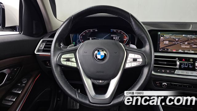 BMW 3-Series 2022 — photo 13