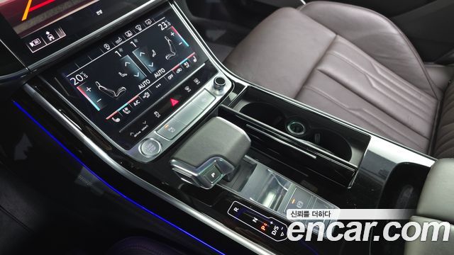 Audi A8 2020 — photo 12