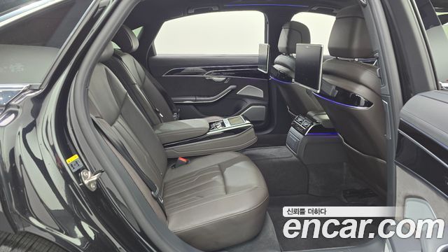 Audi A8 2020 — photo 17