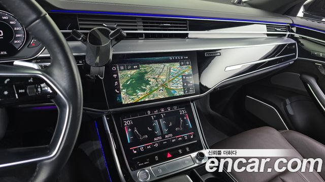 Audi A8 2020 — photo 18