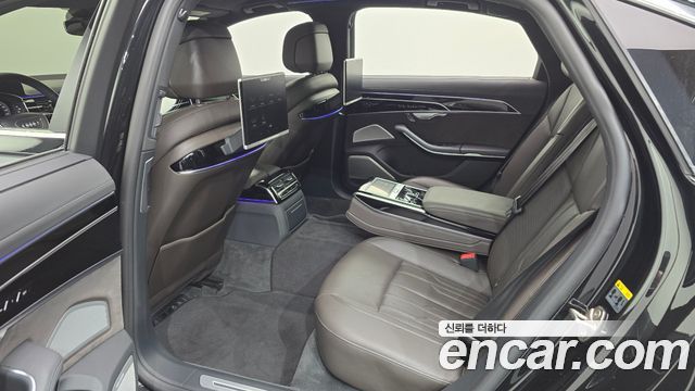 Audi A8 2020 — photo 25