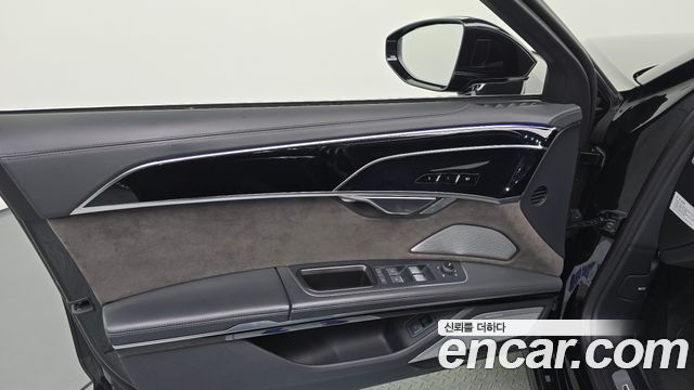 Audi A8 2020 — photo 14