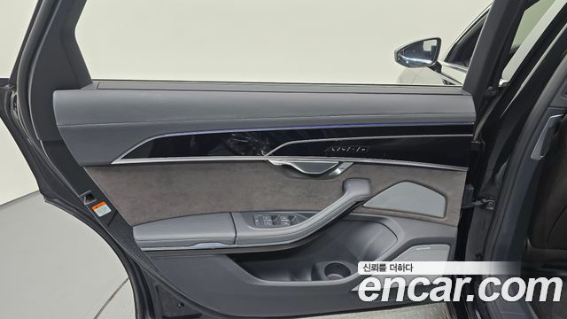 Audi A8 2020 — photo 15