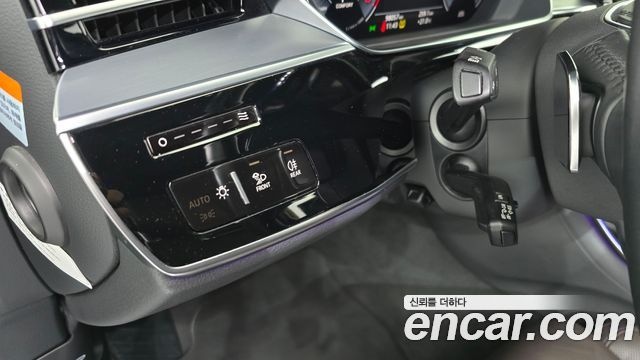 Audi A8 2020 — photo 27