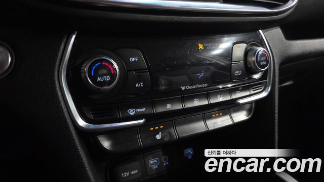 Hyundai Santafe 2019 — photo 31