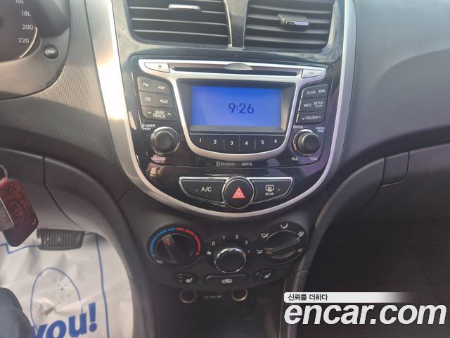 Hyundai Accent 2014 — photo 11