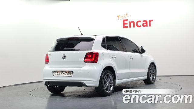 Volkswagen Polo 2016 — photo 2