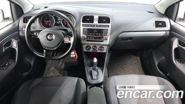 Volkswagen Polo 2016 — photo 7
