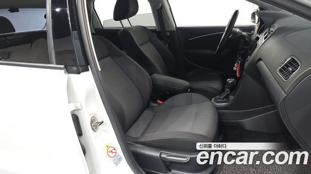 Volkswagen Polo 2016 — photo 11