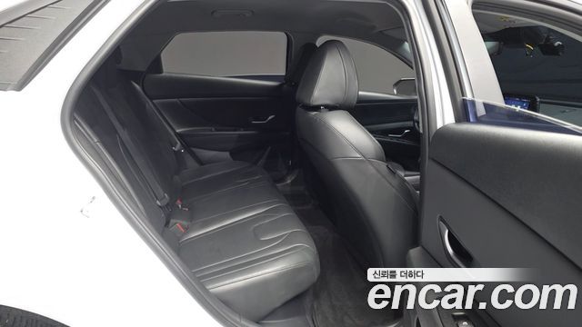 Hyundai AVANTE 2023 — photo 12