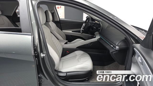 Hyundai AVANTE 2021 — photo 17