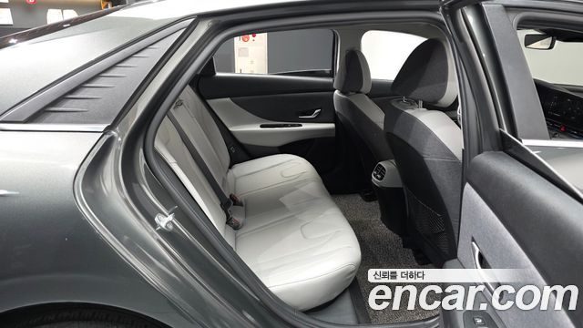 Hyundai AVANTE 2021 — photo 18