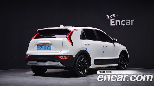 Kia Niro 2023 — photo 2
