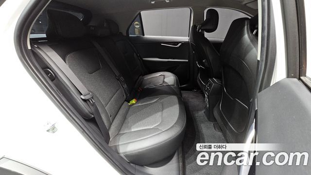 Kia Niro 2023 — photo 18